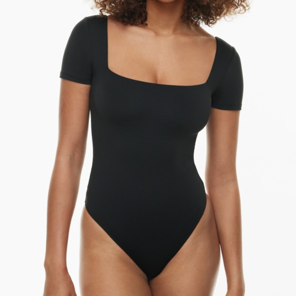 NWOT Aritzia Contour Straight Neck Bodysuit